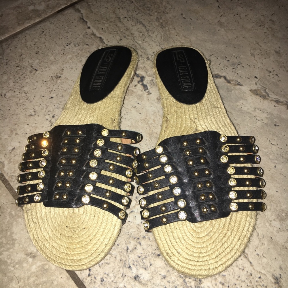 Shoe Dazzle Sandals